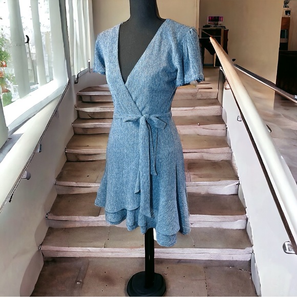 City Studio Estilo Faux Wrap Tiered Ruffle Dress Keyhole Back NWOT Blue Size 3 - Picture 2 of 13